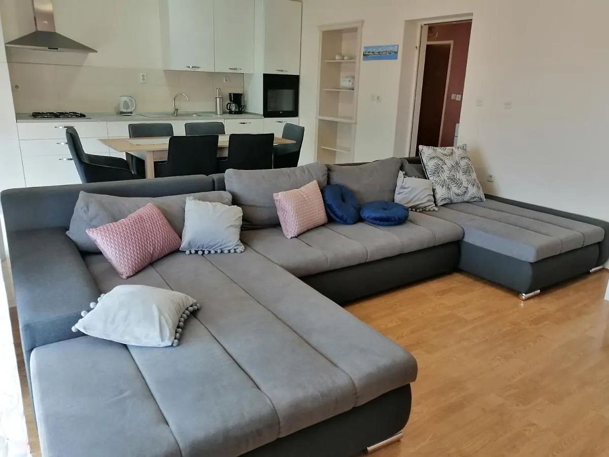 Apartment Karlic 2 Kampor Croatia