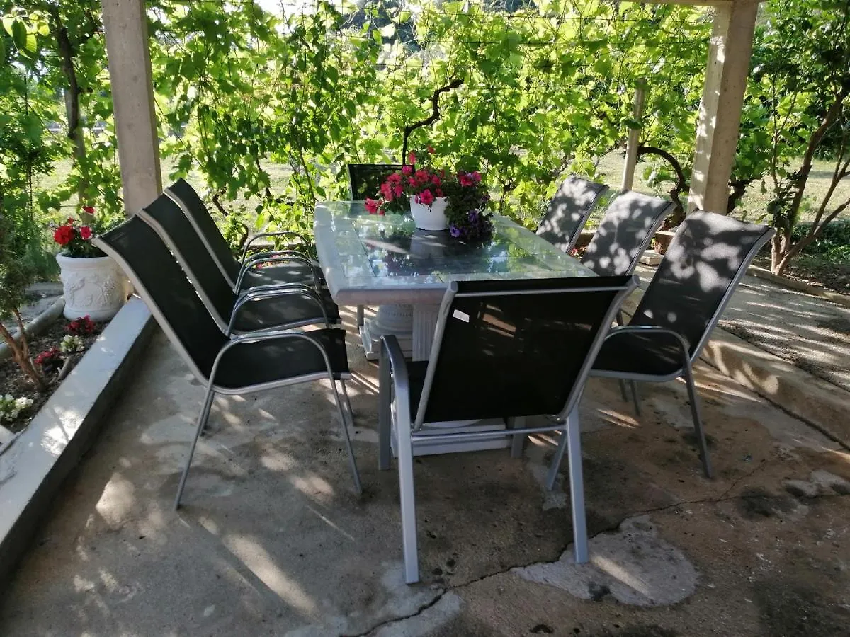 Apartment Karlic 2 Kampor