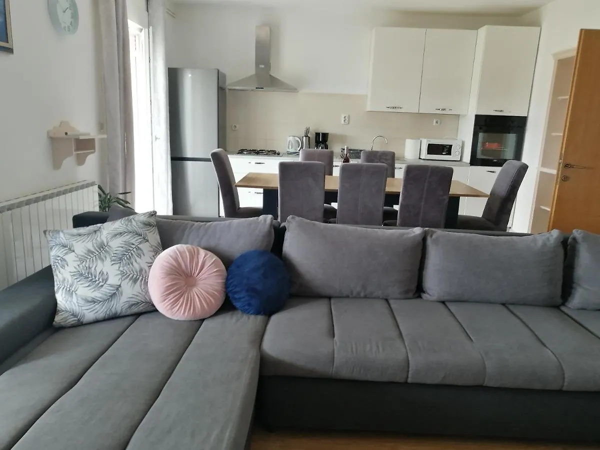 Apartment Karlic 2 Kampor 0*,  Croatia